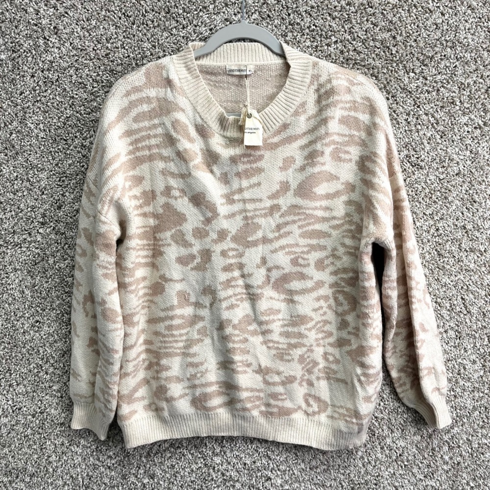 ANDTHEWHY‎ Sweater Women's M/L Tan Animal Print Crewneck Long Sleeve Knit NWT